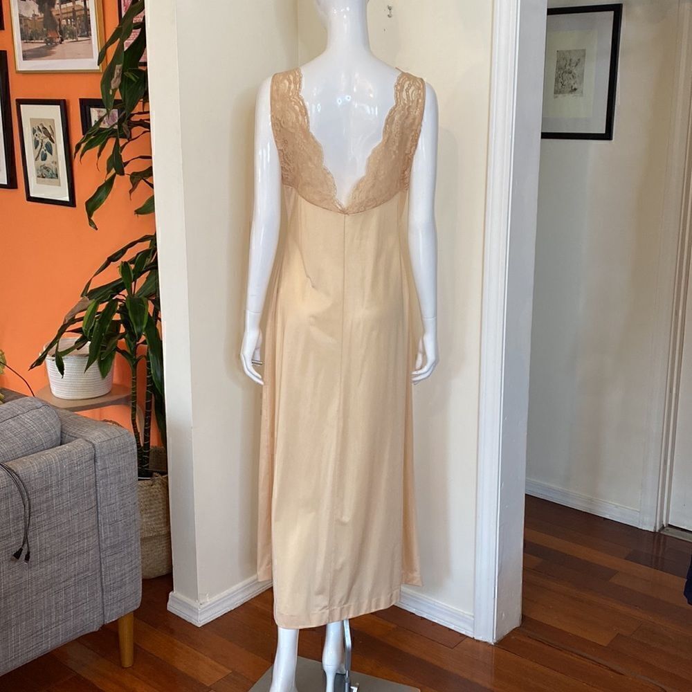 Vintage 1960's Champagne Lace Slip Size Medium - Picture 4 of 8